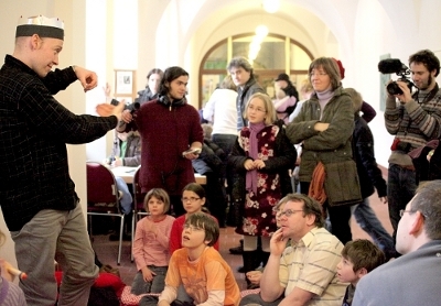 Mike filmt beim FamilienSpieleFest Leipzig spielt 2011