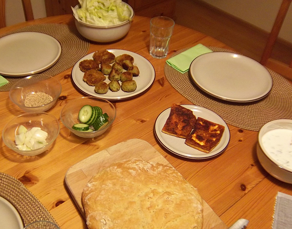 Fertige Falafel mit Fladenbrot