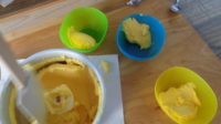Mango-Joghurt-Eis selbst machen – Auffüllen