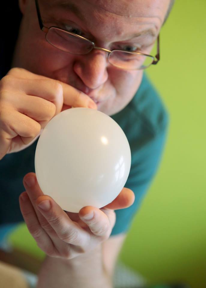 Lichterkette - Luftballon aufblasen